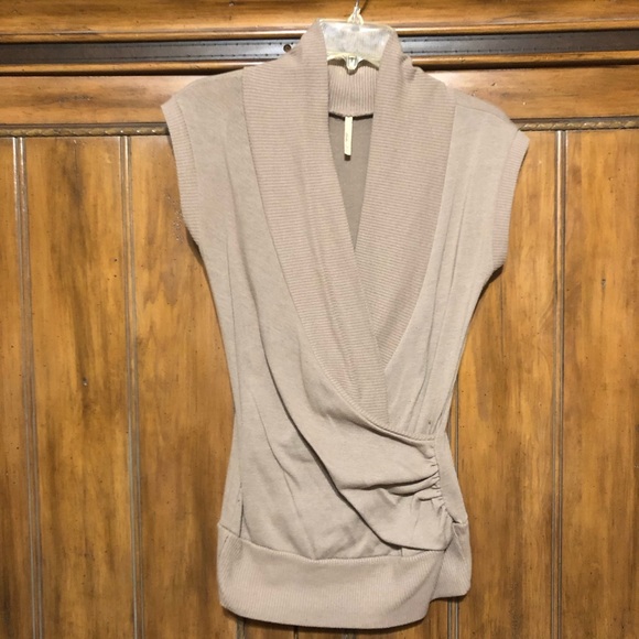 Bella D. Sweaters - Sweater, Size:M. Smoke-free environment. Good Condition.